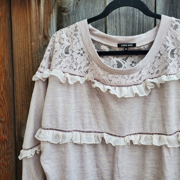 Anthropologie Tops - ❤️Anthropologie Love Sam Ruffled Pullover Sweatshirt Top